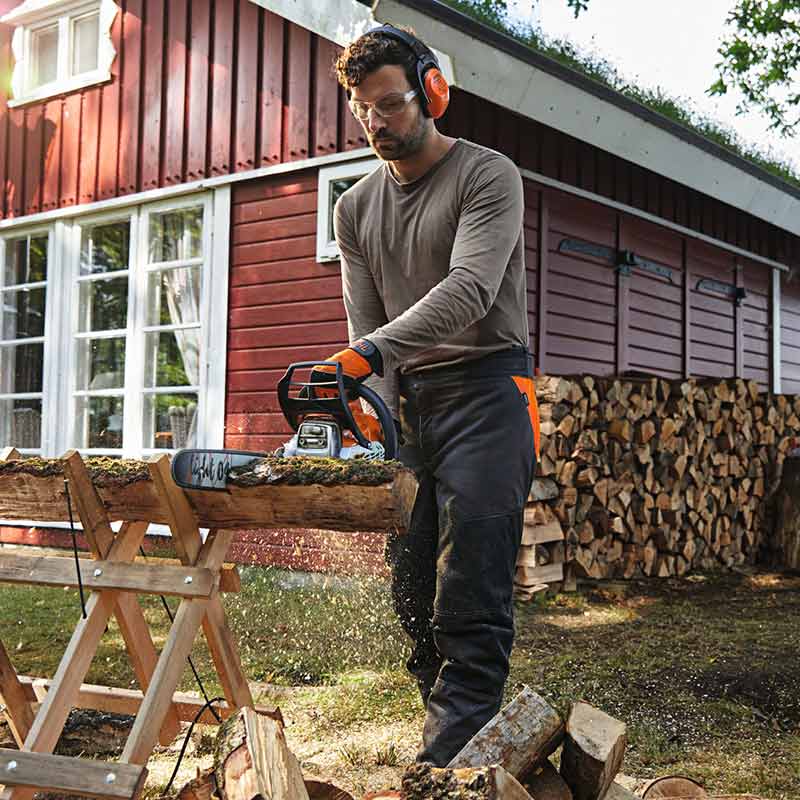 ampia-disponibilita-di-mezzi-e-attrezzi