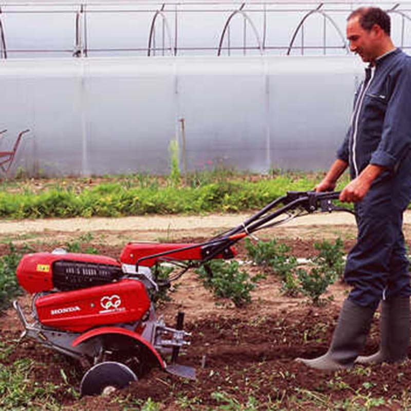 motozappe-con-vasta-gamma-di-optional